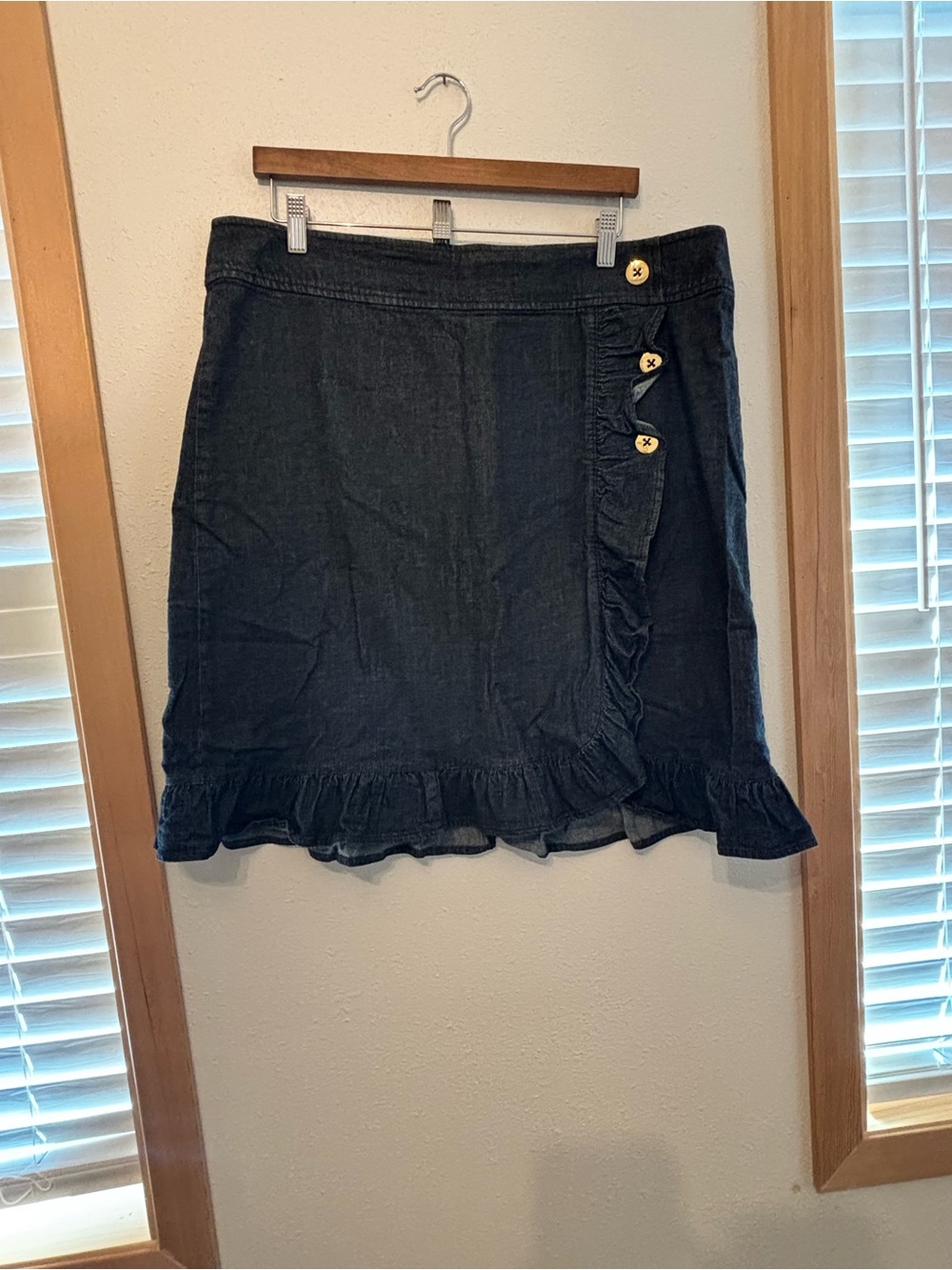 Lane Bryant Black Denim Mini Skirt with Ruffle Hem and Button Accents 16 
0106S